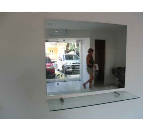 Espelho + Prateleira Com Tucano Para Salão De Beleza