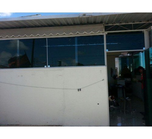 Janelão + Porta Pivotante + Bandeira Fixa
