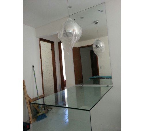 Mesa De Vidro 12mm Com Colagem Uv + Espelho Parafusado