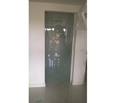 Porta De Correr Em Vidro Jateado Com Perfil Stanley Vista De Frente